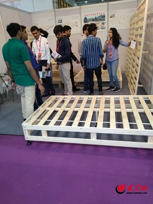 合作共赢 外国客商到曹县考察市场助力木制品出海